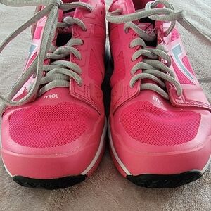 Tyrol Striker Pro Women's Pickleball shoes